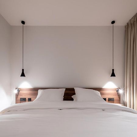 One Two Four - Hotel & Spa Gand Esterno foto