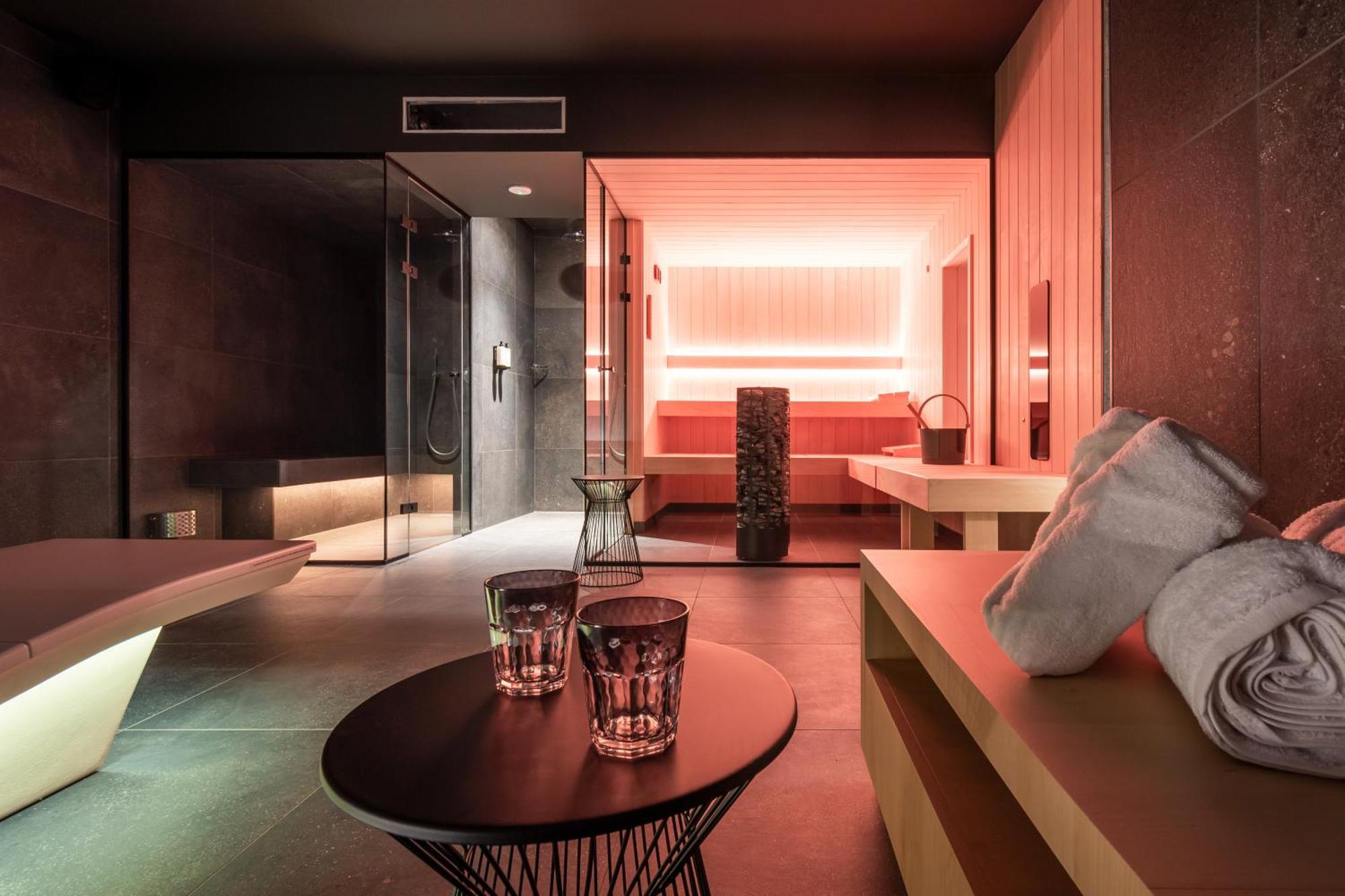 One Two Four - Hotel & Spa Gand Esterno foto
