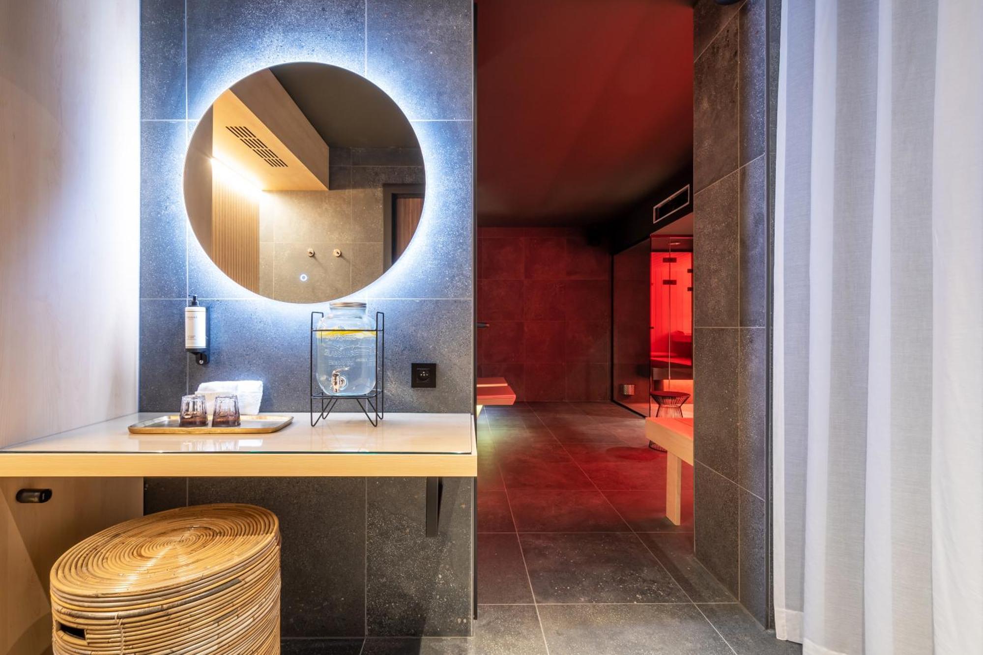 One Two Four - Hotel & Spa Gand Esterno foto