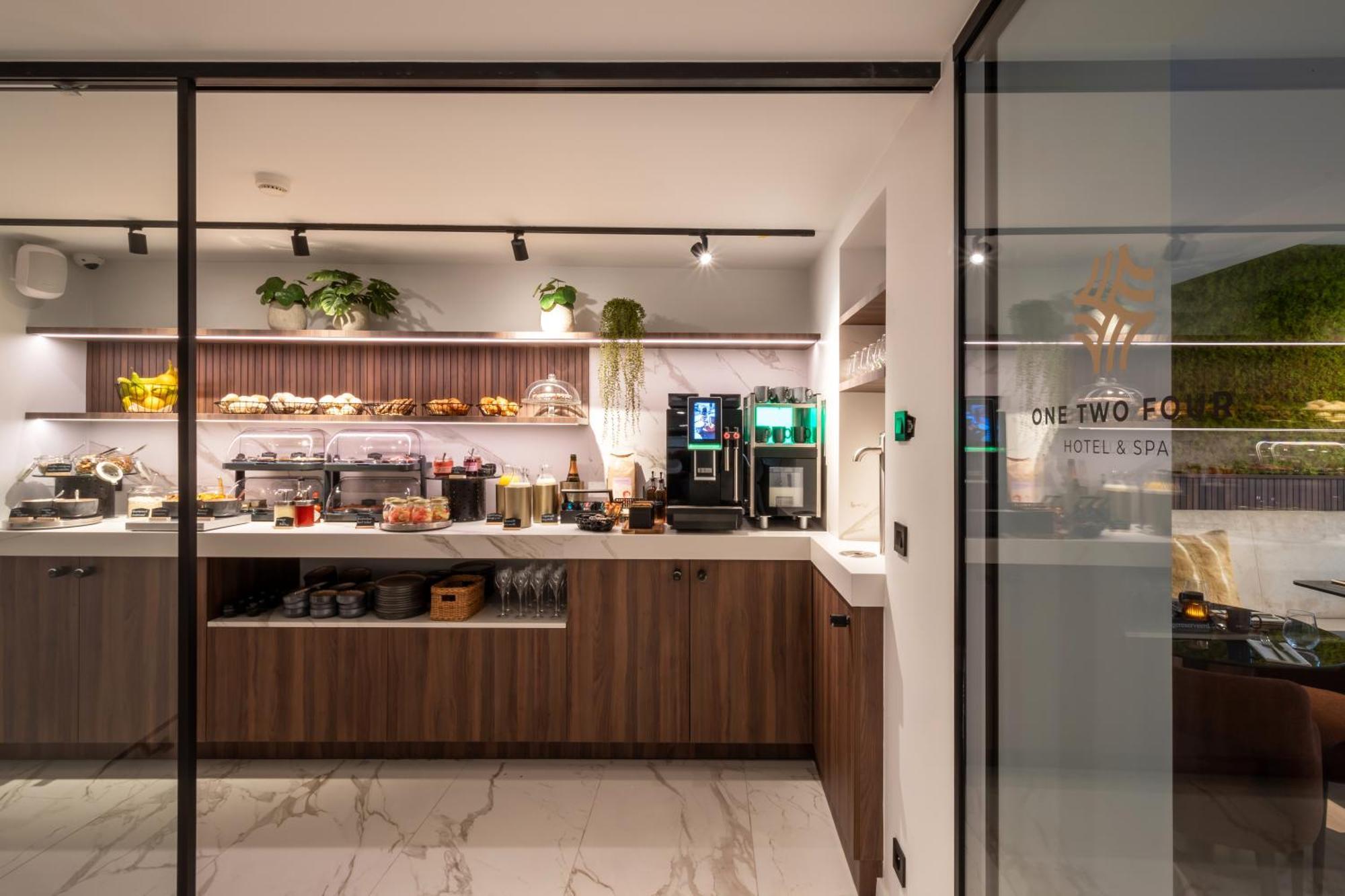 One Two Four - Hotel & Spa Gand Esterno foto