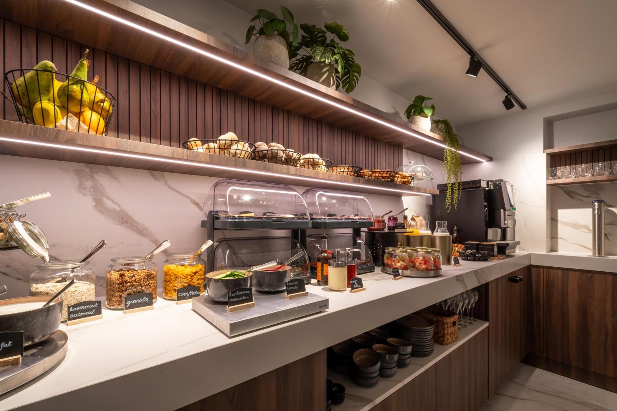 One Two Four - Hotel & Spa Gand Esterno foto