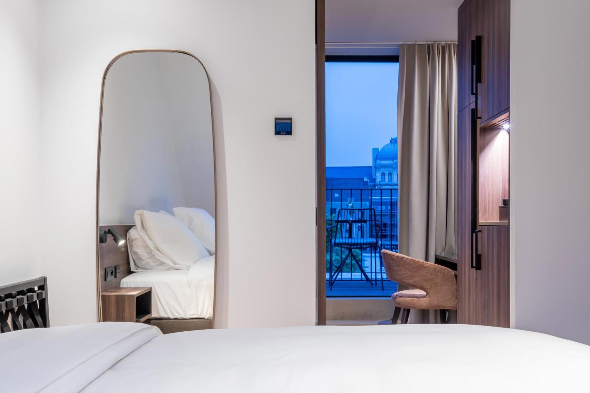 One Two Four - Hotel & Spa Gand Esterno foto