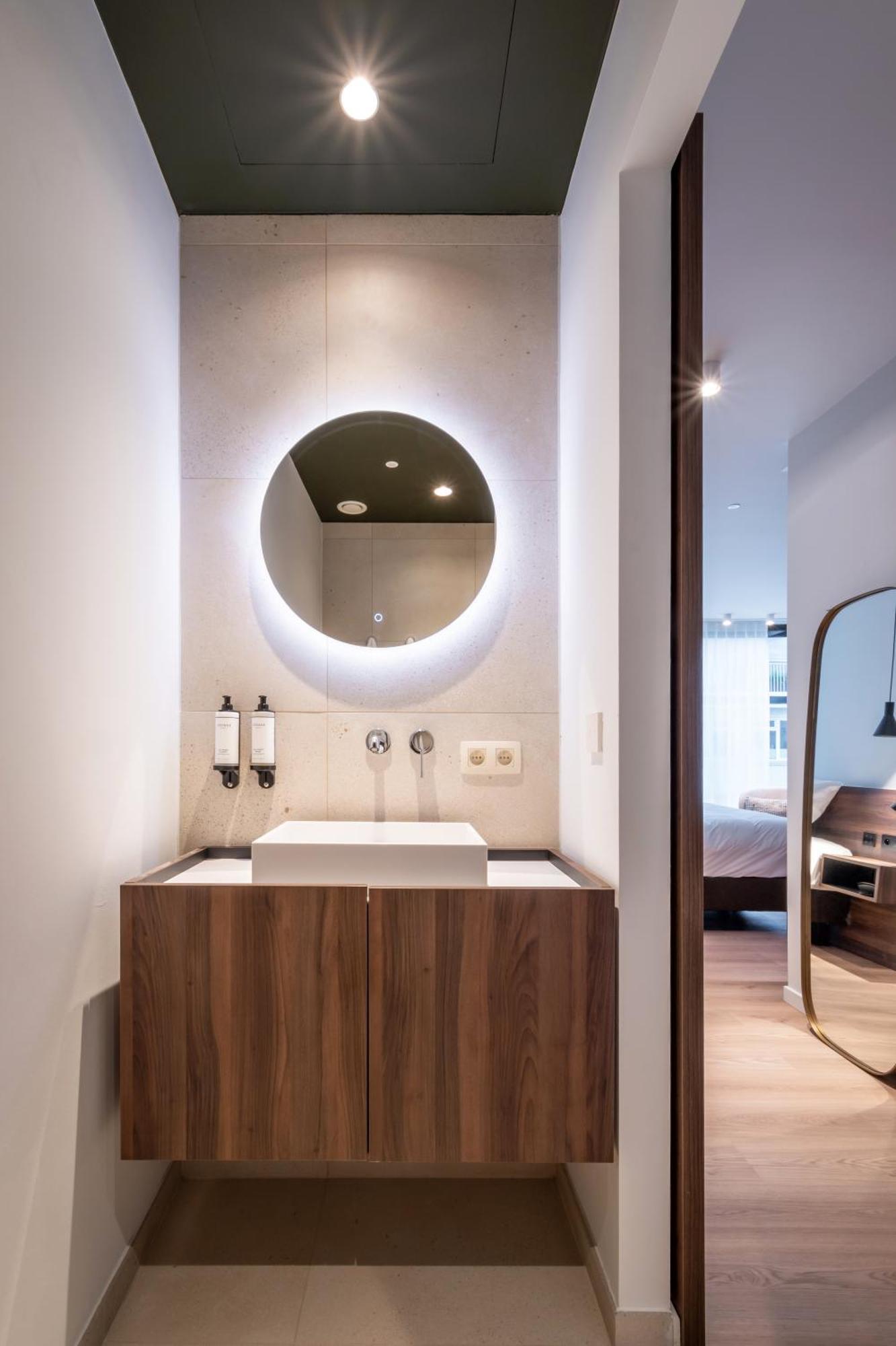 One Two Four - Hotel & Spa Gand Esterno foto