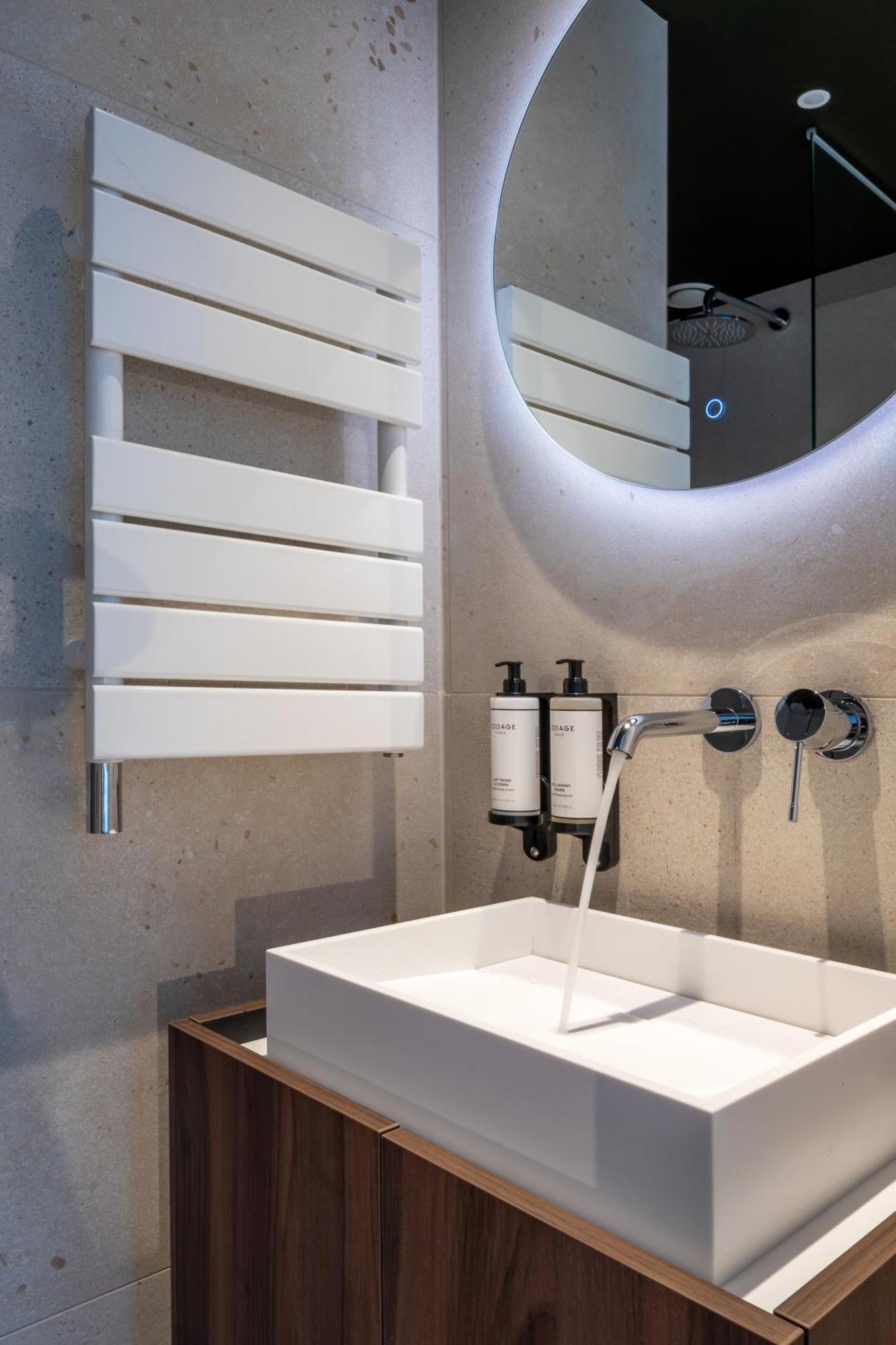 One Two Four - Hotel & Spa Gand Esterno foto